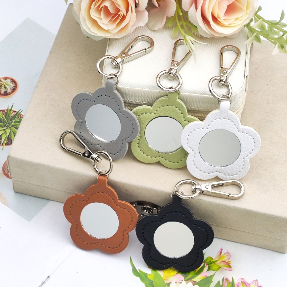 Gantungan Kunci Tas Cermin Ben - Car Accessories Mirror Hanging ulasan dan harga